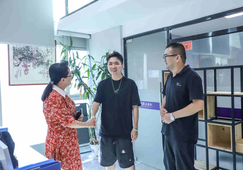 泉州华光职业学院主要领导到企业走访调研