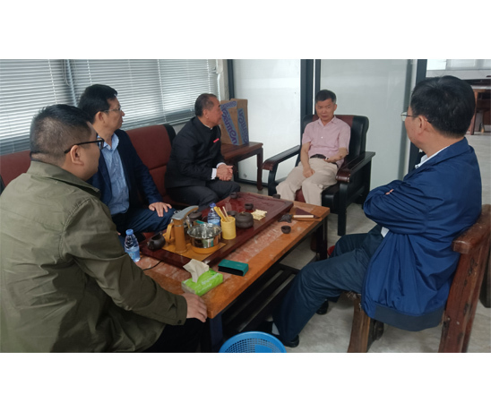 泉州台商投资区管委会主任梁炳辉等领导莅临智能创意学院筹建办调研