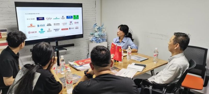 访企拓岗促就业|走访慰问实习生，温暖关怀促发展——智能创意学院开展走访看望实习生活动暨实训基地签约仪式
