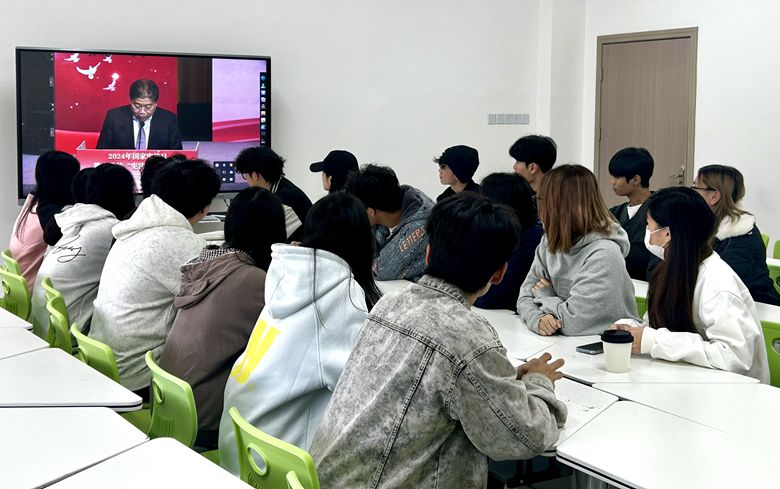宪法宣传周｜知宪于心，守宪于行