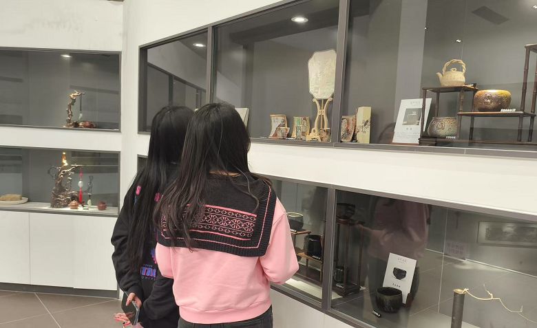 团日活动丨智能创意学院团总支开展“丹青绘时代，艺心颂党恩”美术馆参观活动