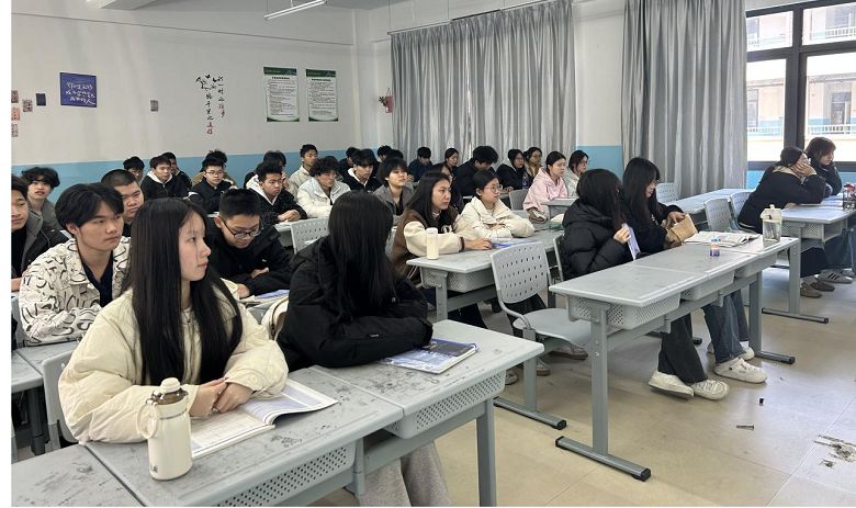 文明校园建设——破挫折之茧，绽成长之花