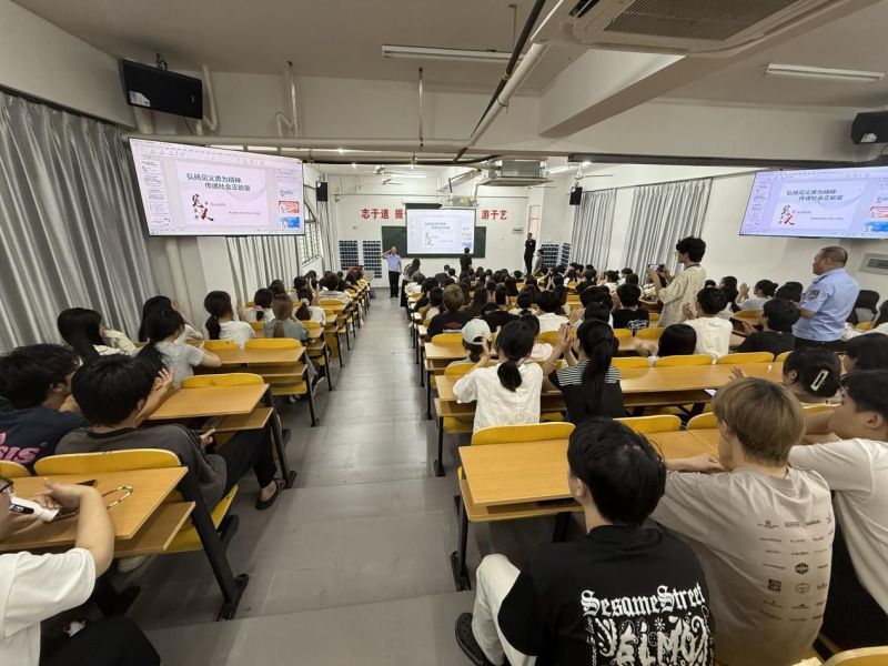 惠安县紫山派出所民警进校园开展主题宣讲活动