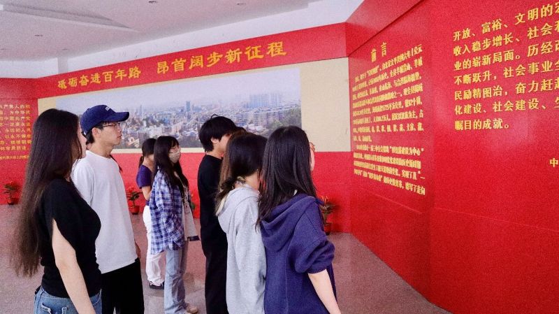 团日活动|重阳缅先烈 红史润青春——智能创意学院组织团员参观惠安革命历史纪念馆