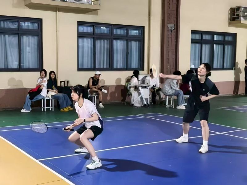 “羽”动赛场绽锋芒｜泉州华光职业学院惠安校区第三届羽毛球赛赛场精彩集锦