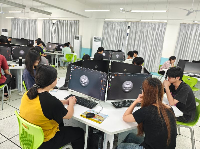 课堂示范引领成长——我院开展《三维数字雕刻》优秀示范课活动