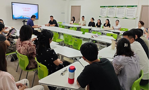 以说促教提质 以研赋能育人——智能创意学院开展说课与说专业活动