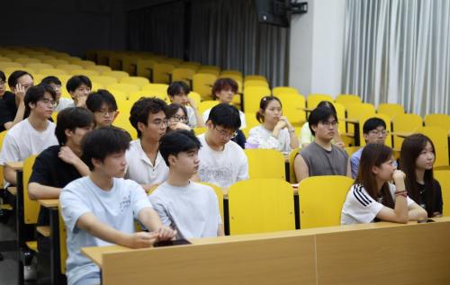 智能创意学院召开迎新志愿者工作部署会议