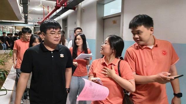 寝间关怀启新篇，安全护航伴成长