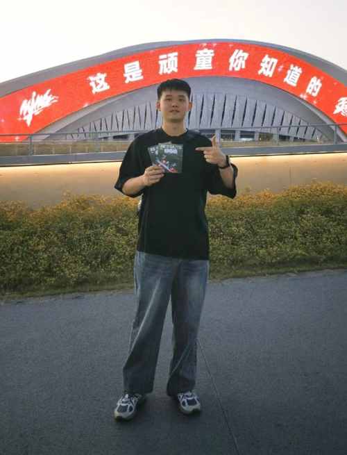 辅导员——吕溢杰